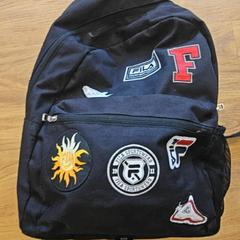 Backpack, as reported by Amherst & Surrounding Area - UMass Transit using iLost