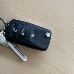 Car key, as reported by Schiphol Airport (Kelderplein) using iLost