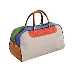 Handbag en cuir, as reported by Demo FR - Public transport using iLost