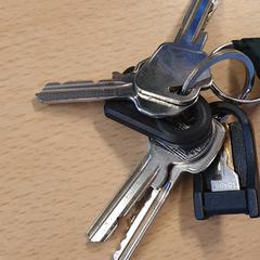 İLost kullanarak Prefecture De Police - Service des Objets Trouvés tarafından bildirildiği gibi Key