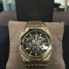 crwdns465371:0Wristwatch Goldcrwdnd465371:0Amsterdam Marriott Hotelcrwdne465371:0